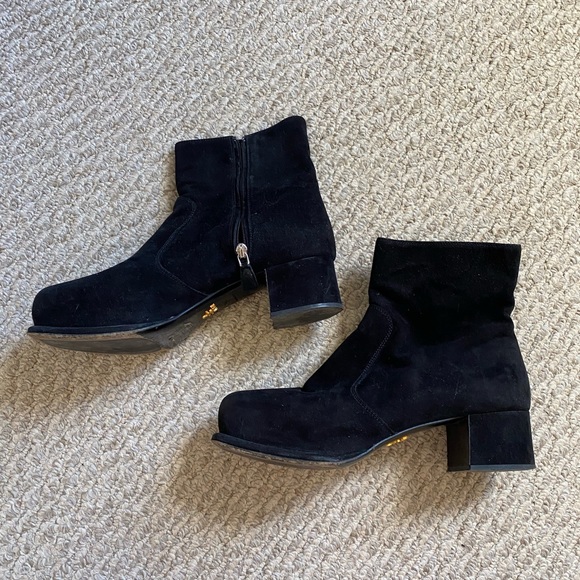 PRADA BLACK SQUARE BULKY TOE BLOCK HEEL ANKLE SUEDE BOOTS 39.5 - Picture 11 of 14